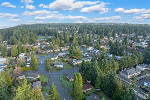 Living in the West Lynnwood - College Place Neighborhood of Lynnwood, WA