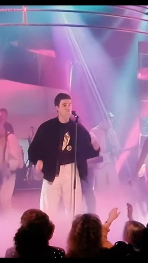 The Farm - All Together Now: Music Video and Lyrics