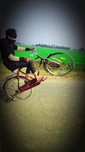 girl 😻 vs boy cycle stunt competition #ytshortsvideo #ytshorts #viralvideo #trendingshorts