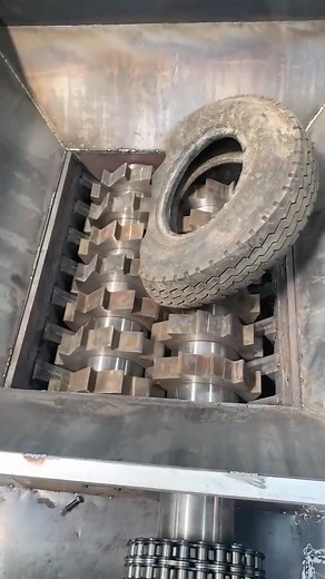 58K views · 620 reactions | Built Like a Tank – Threads Like a Surgeon. ️ #industrialtech #threadingmaster 356 | Factory Machine | Facebook