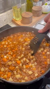Picadillo con papa y zanahoria para la comida de hoy. ¿Que prepararon en casa? #comidacasera #picadillo #maucocinadetodo | MAU Cocina de Todo