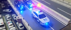 1：64车模，偶遇警卫车队开道