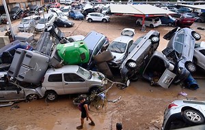 EN DIRECT Inondations en Espagne : Encore « des dizaines et des dizaines » de disparus, annonce le gouvernement...