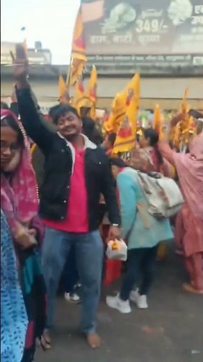 रींगस खाटूश्याम जी के भक्त ने किया जबरदस्त डांस ......#ringas #khatushyam #viral #trending