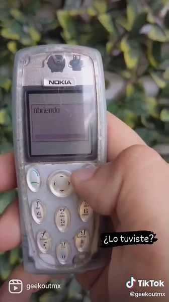 Exploring the Nokia 3200: A Blast from the Past