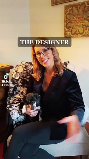 👋Meet the Heidi Mastropoalo, the designer/founder of HAIRAPYCAPES. What makes HAIRAPYCAPES different from regular hair-cutting capes? ✨ HAIRAPYCAPES create a luxurious and relaxing experience for clients. Your clients will feel warm and cozy being wrapped up in our capes. ✨ Our capes can be washed in warm water and are dryer safe ✨ They can be used for ALL salon services ✨ Plus, FREE SHIPPING! 🛍Shop Now 👉 www.HAIRAPYCAPES.com #HAIRAPYCAPES #wrapyourclientsinhairapy #fyp #forypupage #hairsalon