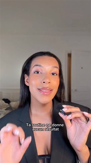 Doris • Esthéticienne holistique 🇫🇷🇬🇧 on Instagram: "📆 Programme du challenge : Jour 1 : Identifier ses types et états de peau Jour 2 : La structure d’une routine efficace Jour 3 : Choisir des produirs skincare adaptés (partie 1 : double nettoyage, crème, SPF) Jour 4 : Choisir des produits skincare adaptés (partie 2 : sérums, toners…) Jour 5 : Types de cernes et contours des yeux Jour 6 : Les meilleures crèmes solaires sans trace blanche ni fini gras Jour 7 : Duos d’actifs à éviter et à pri