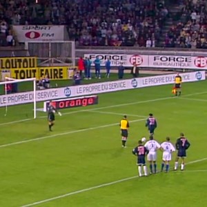 5.6M views · 338K reactions | Há 20 anos atrás dava meus primeiros passos na Europa, marcando meu primeiro gol pelo PSG - Paris Saint-Germain!!  Tive a felicidade de marcar o gol de empate contra a forte equipe do Lyon #AllezParis 酪#TBT | Ronaldinho Gaúcho | Facebook