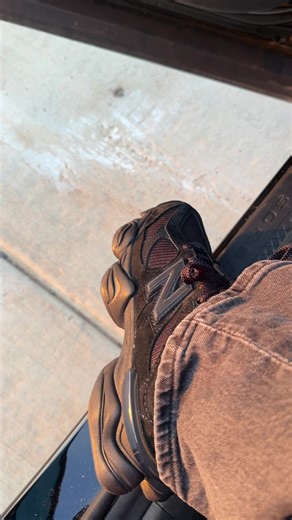 New Balance Triple Black 9060: All-Black Style Guide