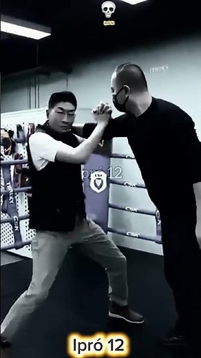 Self-defense against a slap in the face: Step-by-step