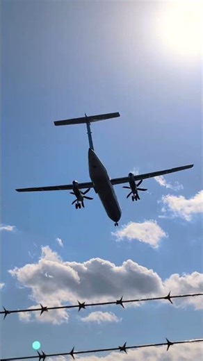 福岡空港（ANAウイングス ボンバルディア 着陸）