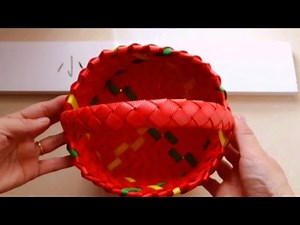 weaving a six-strand braid basket with packing tape, the weaving method is very simple