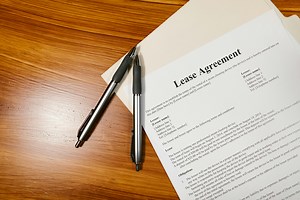 Is a text agreement legally binding in USA, UK, Australia?