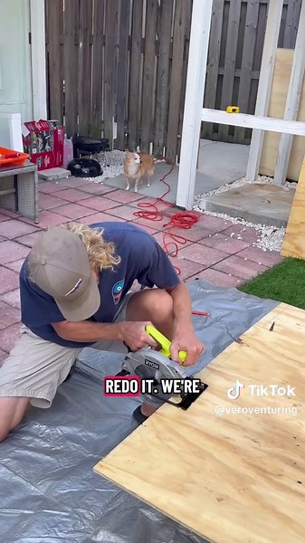 Let the bodies hit the floor | Let The Bodies Hit The Floor