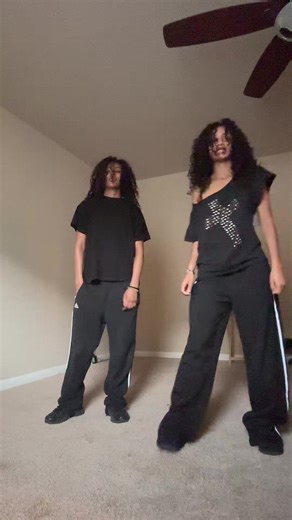 dance with gf 💋 #wlw #girlfriend #korn | dance