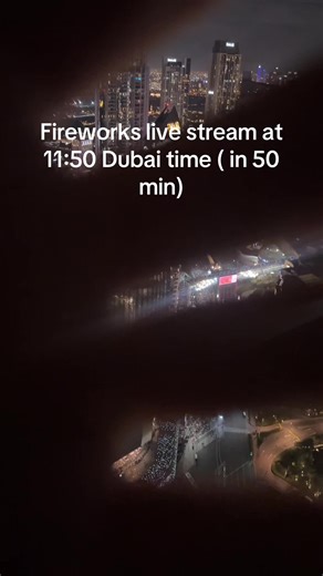 Live Fireworks at Burj Khalifa for New Year's Celebration