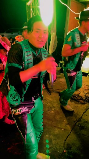 9.7K views · 111 reactions | Grupo Turkia 2025 Éxito (Sal de mi vida )  #viralreelsfacebook #grupoturkia #jhonnychiri #cumbiasureña #Sureños | Jhonny Chiri y su Grupo Turkia Internacional | Facebook