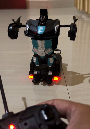 Mobil Balap Remote Menjadi Robot yang Seru