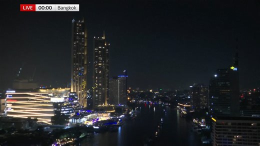 Happy New Year Thailand! 🎉 Watch as fireworks fill the sky in Bangkok to welcome in 2026. Follow live 👉 https://trib.al/uWifEC0 📺 Sky 501 and YouTube | Sky News