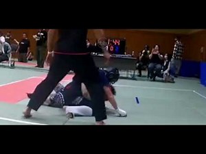 女子に負ける金髪男子 レスリング男女対決