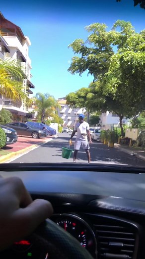 Los limpiavidrios en la calle: Desafíos y situaciones graciosas