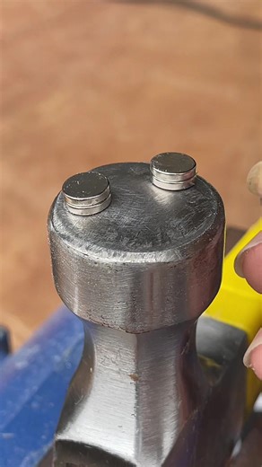 great idea with hammer and magnet #tipsandtricks #tips #Diy