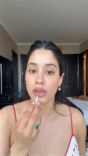 💖 GET READY WITH GORGEOUS #janhvikapoor #grwm #makeup #shorts