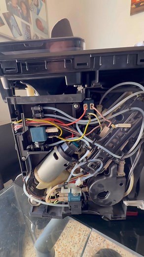 42 reactions | Réparation cafetière à grains Delonghi #marseille #machine #cafetiere #reparation #delonghi | Saidou Mai | Facebook