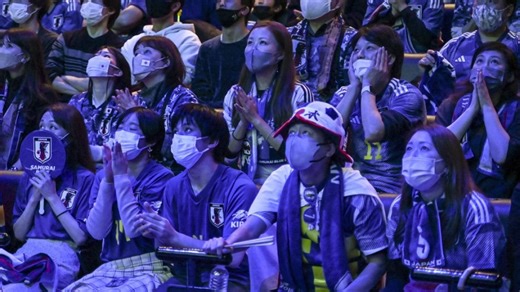 Respeto por los semáforos y estadio limpio: así festejaron los hinchas japoneses