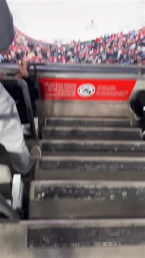 Ces « HEY » qu’on aime entendre🙌 Those ‘HEYs’ we love to hear🙌 #centrebell #hockey #canadiens | Centre Bell