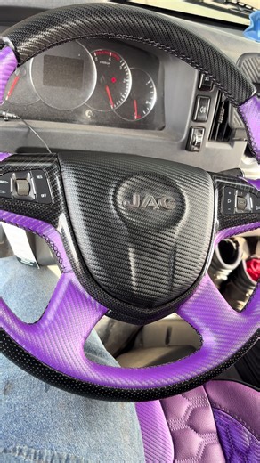 Tapizado Volante y transformación Cojineria Jac #tapicerosbeltran #turbosconestilo💥🚛😎 #furgonesconestilo🛣🚛💨🚨🎶🎶 #furgonesconestilo🛣🚛💨🚨🎶🎶 #custom