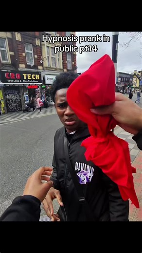 Usain Bolt Hypnosis Prank in Public