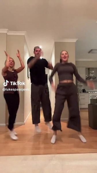 Older sis showing us how to dance#brothersister #foryou #dance #perth #holiday