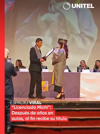 Licenciado Michi se Gradúa Simbólicamente