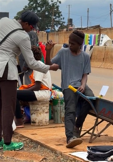 Most funny fake handshake comedy prank video that will make you cry of laughter 😂🤭🚼 Wait for the end 😂 #funnyvideos😂 #comedy #prankvideo