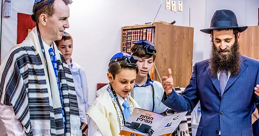 What to Expect at a Bar Mitzvah