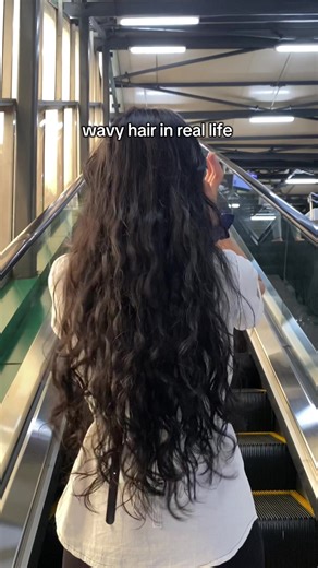 Cara Menjaga Rambut Wavy dalam Kehidupan Sehari-hari