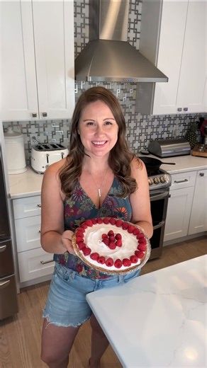 YWM Family | 🥧✨ Say hello to your new go-to summer dessert — this healthy Greek yogurt pie is light, refreshing, and SO easy to make! 🙌🏻 Just mix your... | Instagram