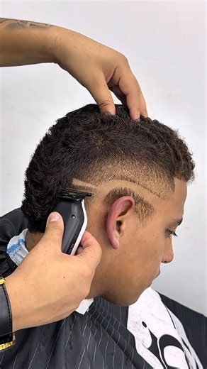 Tutorial de Barbería 💈✨ PASO A PASO - Burst Fade / Moicano Tutorial- STEP BY STEP 🪜 @HowToFade