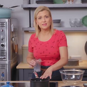 Happy National Cake Day! Let Anna Olson’s berries and cream sponge cake be your inspo to treat yourself today 🍰 Want to watch more Anna? Stream on @stacktv ✨ | Flavour Network