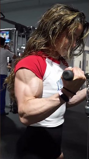 Superwoman Gains! Insane Bicep Curls Motivation