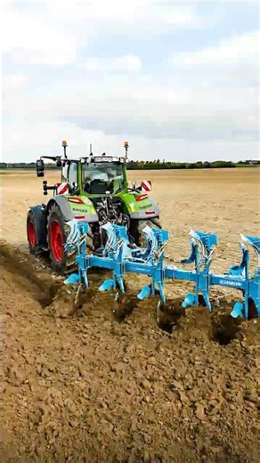 Boost Your Soil Health! 🌱 Transforming Crop Residues with Semi-Mounted Ploughs 🧑‍🌾