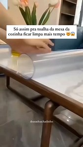 Achei na Shopee 😍 Coment@ “Toalha” e envio o l!nk! Produto 1699 no destaque Localize na Shopee também pelo !D 👉🏼 BVQ-DJS-EMY Siga @deusadoachadinho para mais dicas como essa! 🍽️ Toalha de Mesa Plástica PVC Ultra Grosso – Proteção com Estilo! Ideal para o dia a dia, essa toalha transparente impermeável protege sem esconder a beleza da mesa. Prática, resistente e fácil de limpar! ✅ PVC ultra grosso e durável ✅ Totalmente impermeável ✅ Transparente – combina com qualquer decoração toalha de mes