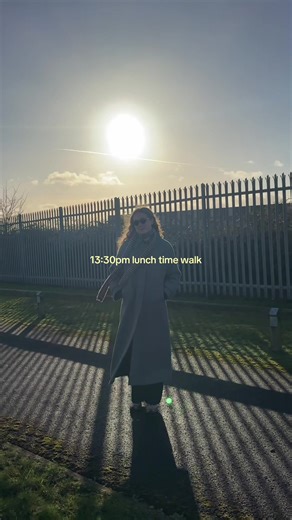 Happy hump day! Mid week vlog, made it through the first office days this year, now ready to work from home. #slowliving #digitaldiary #vlog #diml #dayinmylifevlog