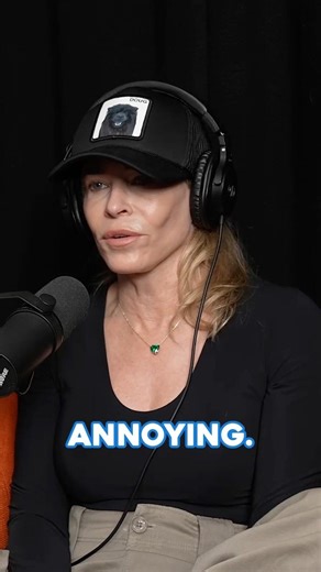 Howie Mandel Annoys The Hell Out of Chelsea Handler | Howie Mandel Does Stuff