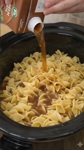 Slow Cooker Beef and Noodles