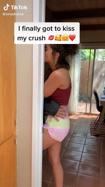 Comment if u have crush on someone 🥰😂 w/ @jhanelle.castillo ❤️ #fyp #comedy #ninadrama #prank #pranks #magic #thatssotiktok #trending #viral