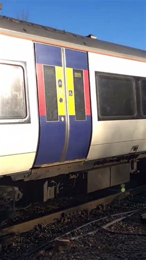 ex- GN/c2c 387 departing Fareham