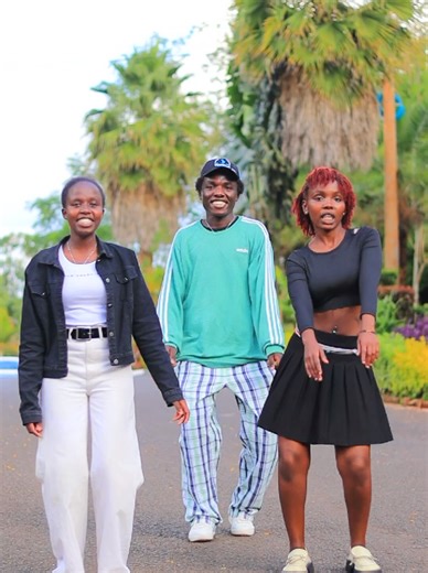 Who's dat girl💋😍🔥...Moja ya kufunga mwaka W/@feefee❤️ @_cruscible. @Imal dalsy @John ĶƏ Shot by @Githae_Arts🎥 Ticha😂@🍀GINGER®🍀 @_.Danceculture #Glo #whosdatgirl#dance #tiktokkenya🇰🇪 #new