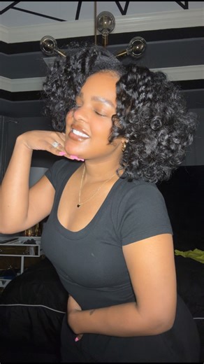 Houston Based Licensed Hairstylist & Seamless Technique Educator on Instagram: "I’m officially launching HONEST hair reviews from a professional hairstylist’s perspective and not an influencer one. I need hair brands i can truly stand behind and recommend to my clients and supporters. Yes i sell raw Indian hair but it doesn’t match everyone’s texture. Why try to sell all hair textures when i can promote and be a positive impact on someone else business. I don’t want to make everything a business